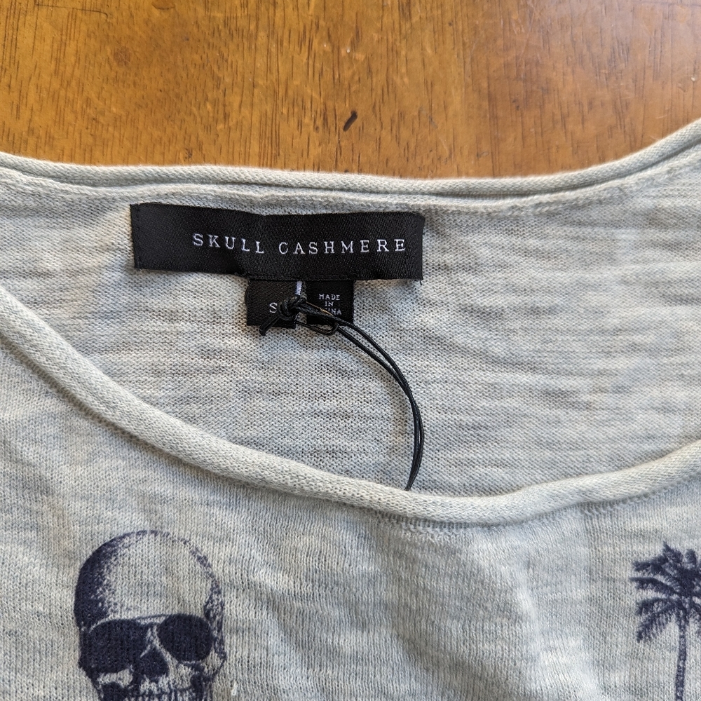 COPY - COPY - SKULL CASHMERE Sz S Small Gray with Black Skulls Short Sleeve NWT - Picture 8 of 11